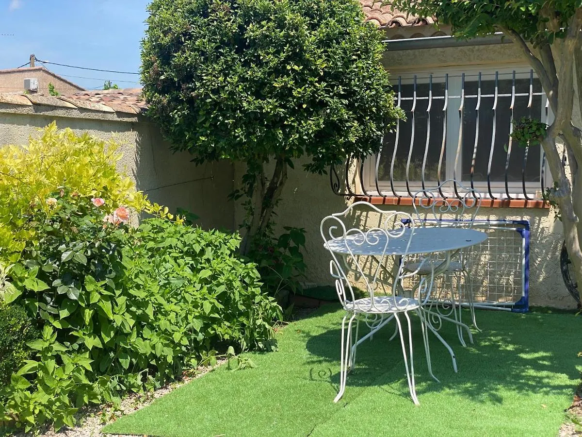 La Roubine, Velleron Villa 0*,  France